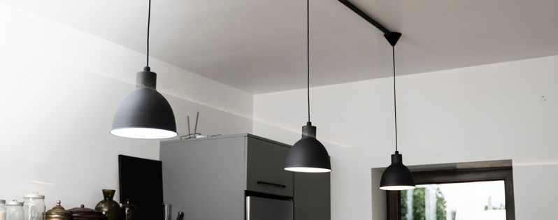 Come si monta un lampadario al soffitto: alcune dritte