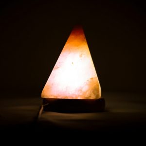 Foto principale Lampada di Sale Himalayano USB Rosa naturale a forma di Piramide 600gr LedLedITALIA