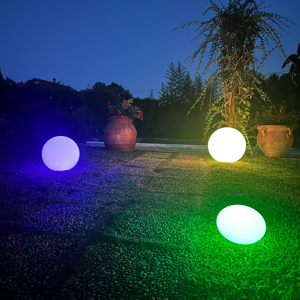 Sfera Led Ball luminosa decorativa da giardino 1W RGBW 30×29 cm IP67 a batteria 1 lampada Media V-TAC - Foto 1