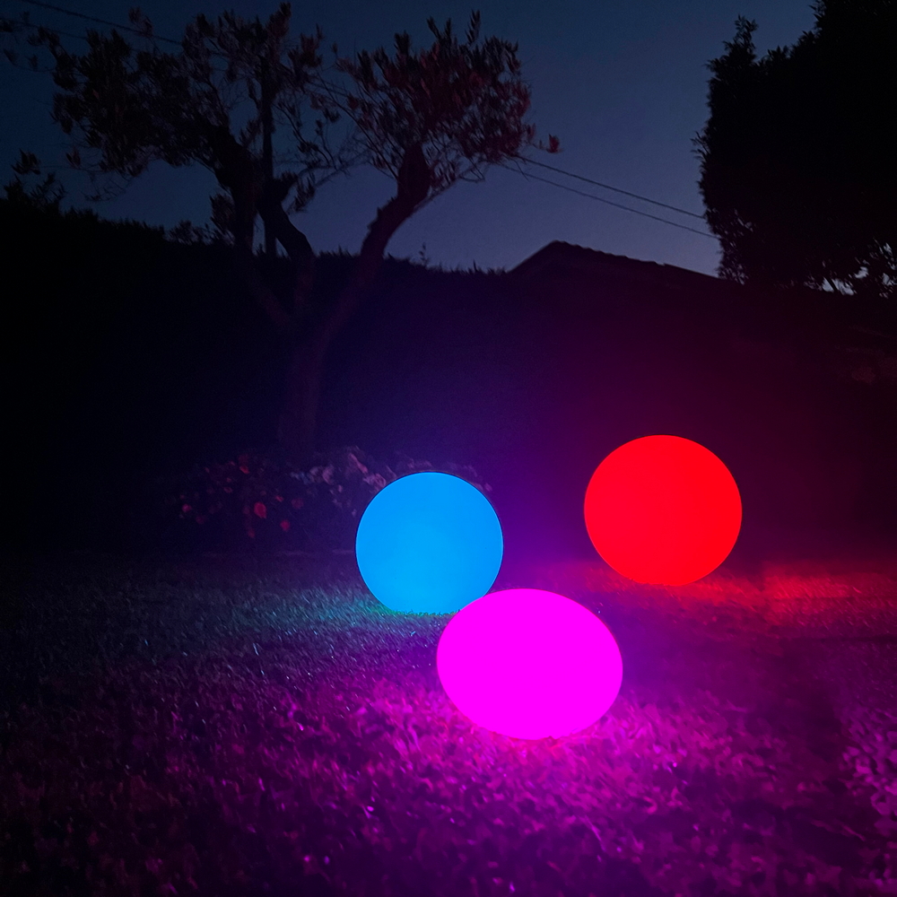 Sfera Led Ball luminosa decorativa da giardino 1W RGBW 30×29 cm IP67 a batteria 1 lampada Media V-TAC - Foto 2