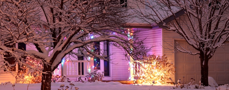 Come illuminare il giardino per Natale con le luci Led
