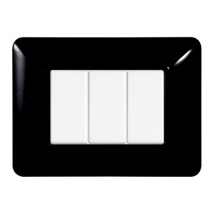Foto principale Placca 3 moduli 503 in plastica nera compatibile anche con BTicino Matix